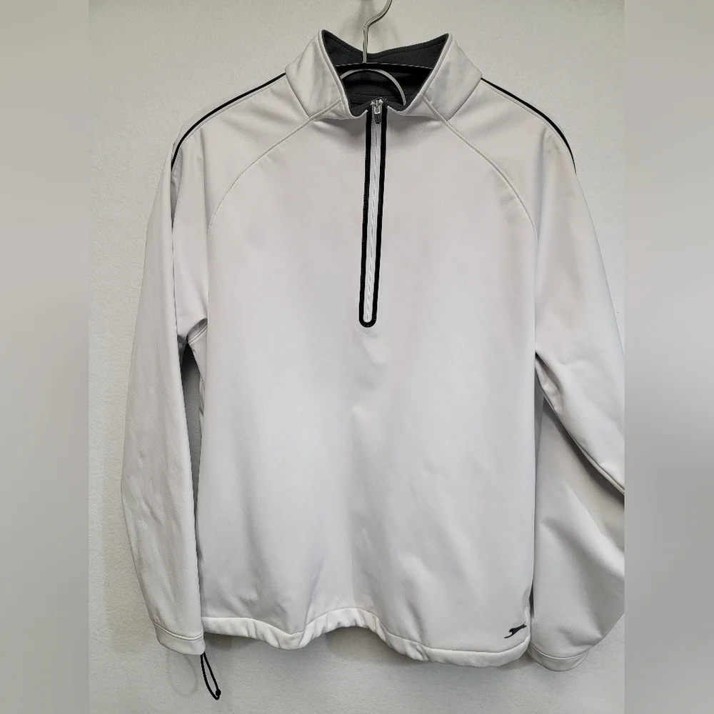 Slazenger Mens Size Medium Quarter Zip Water Resistent Golf  Pullover